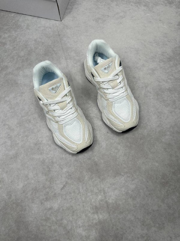 WOMENS NEW BALANCE TRAINERS am0501