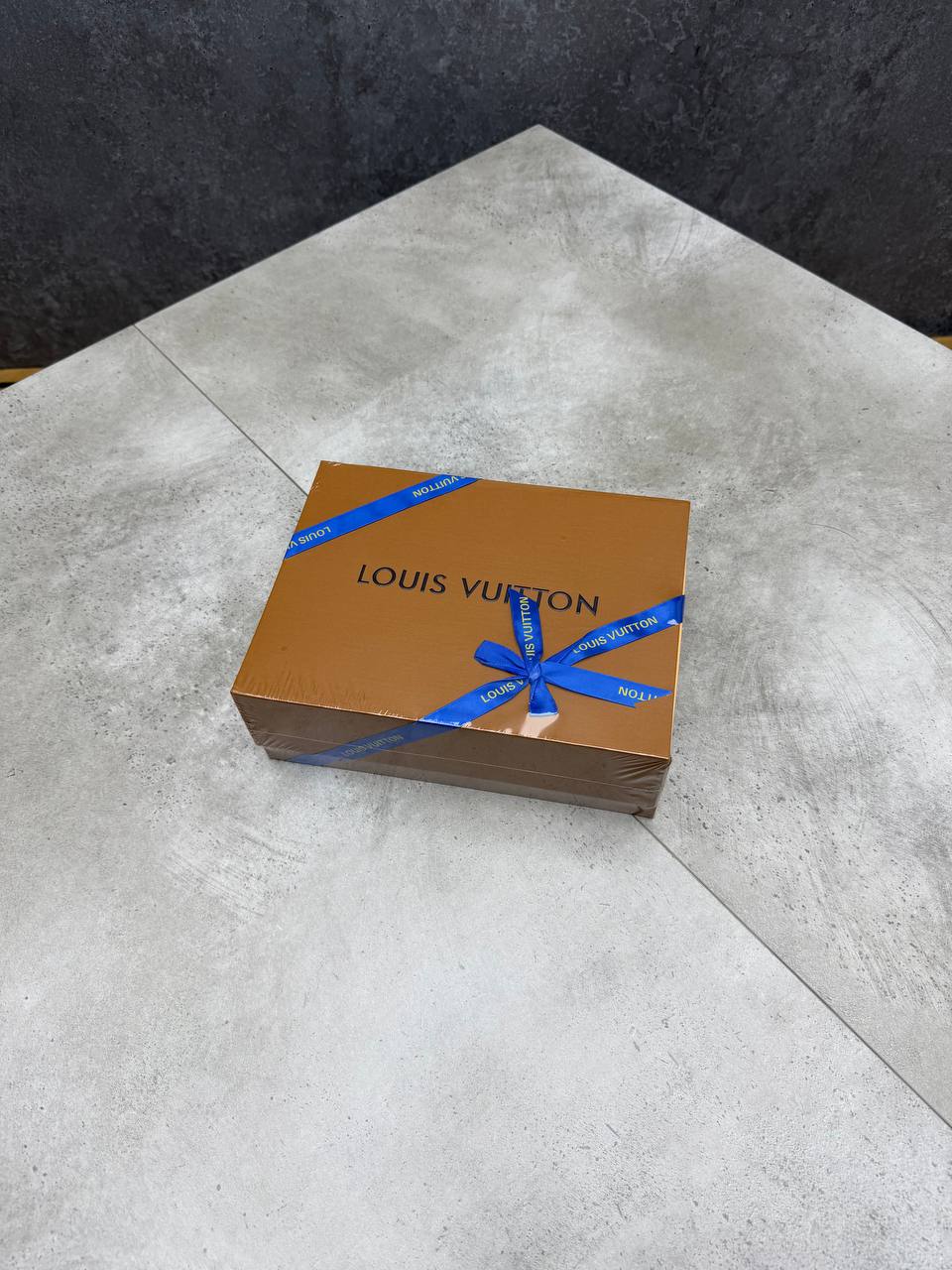 SUPER CLON WOMENS LV BAG COME WITH BOX ETC am1707