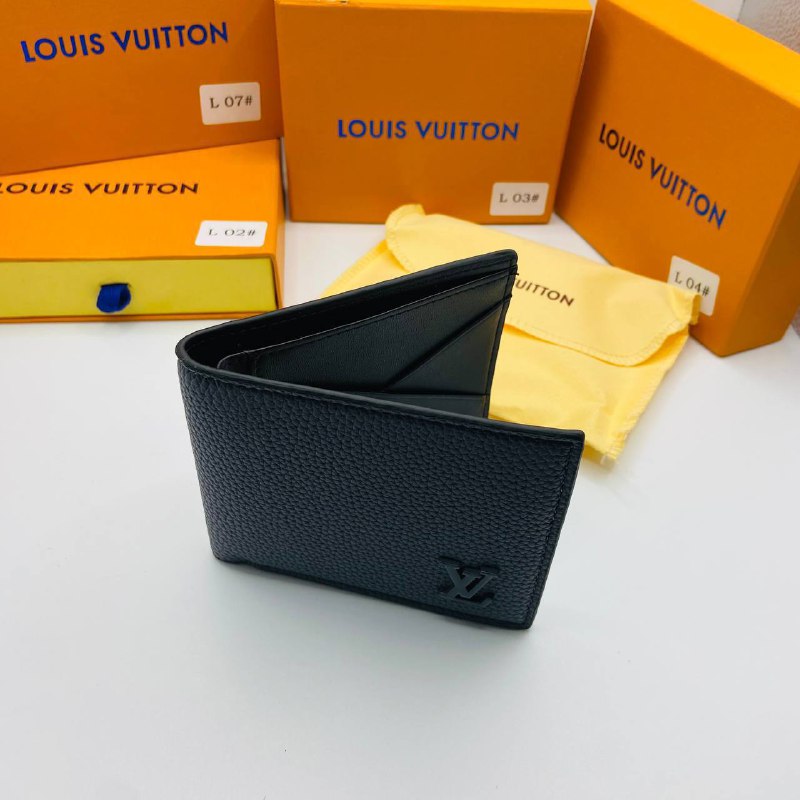 L WALLETS BOXED to0601