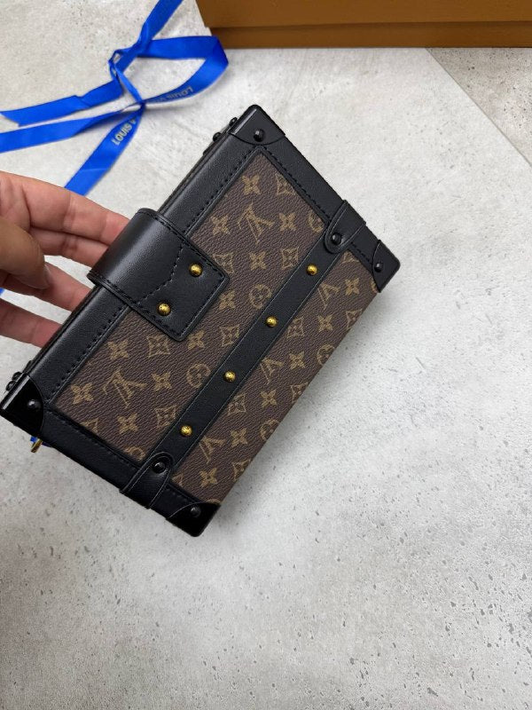 SUPER CLON WOMENS LV BAG COME WITH BOX ETC am1707