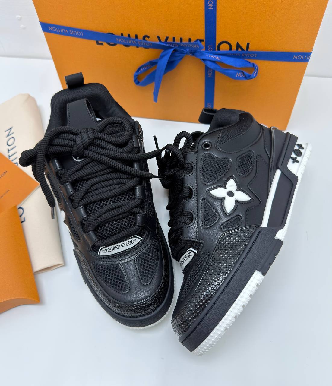 HIGH END L SNEAKERS TRAINERS WITH FULL PACKAGING ETC na0101