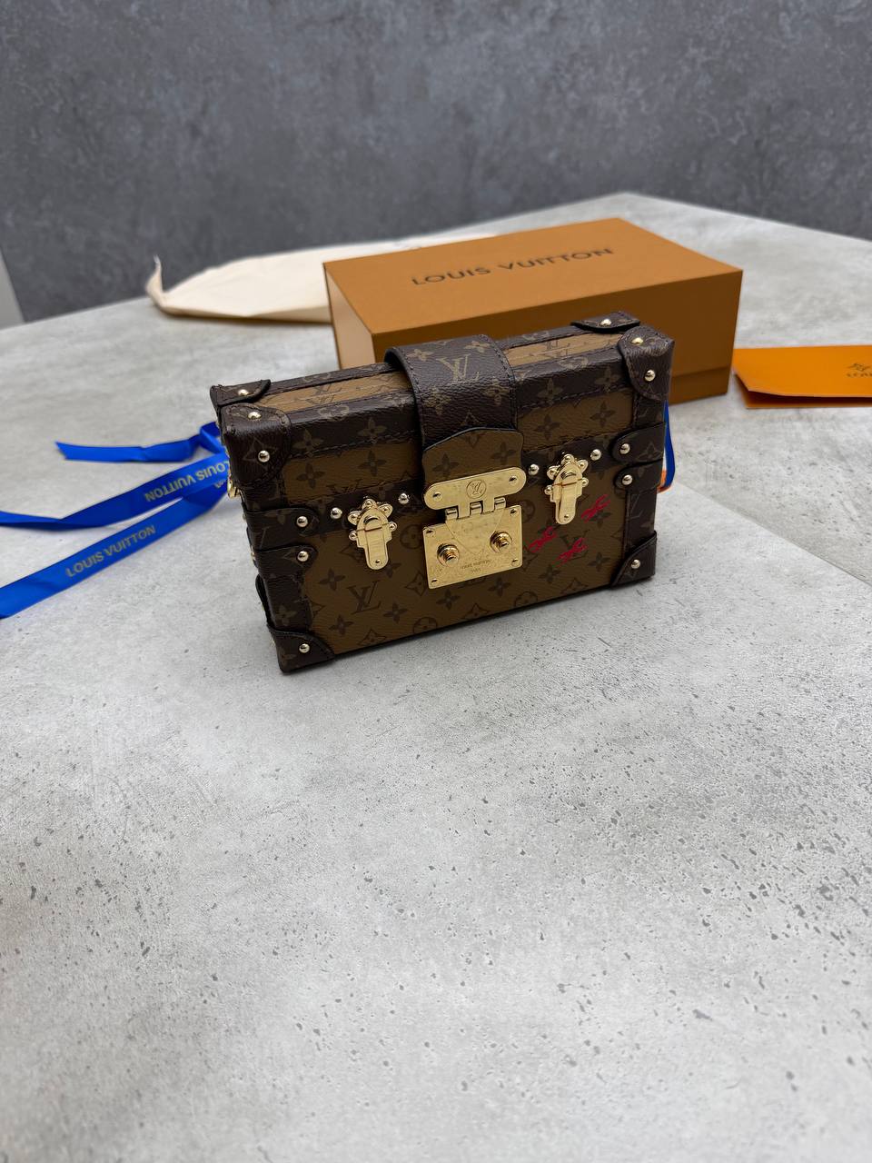 SUPER CLON WOMENS LV BAG COME WITH BOX ETC am1707