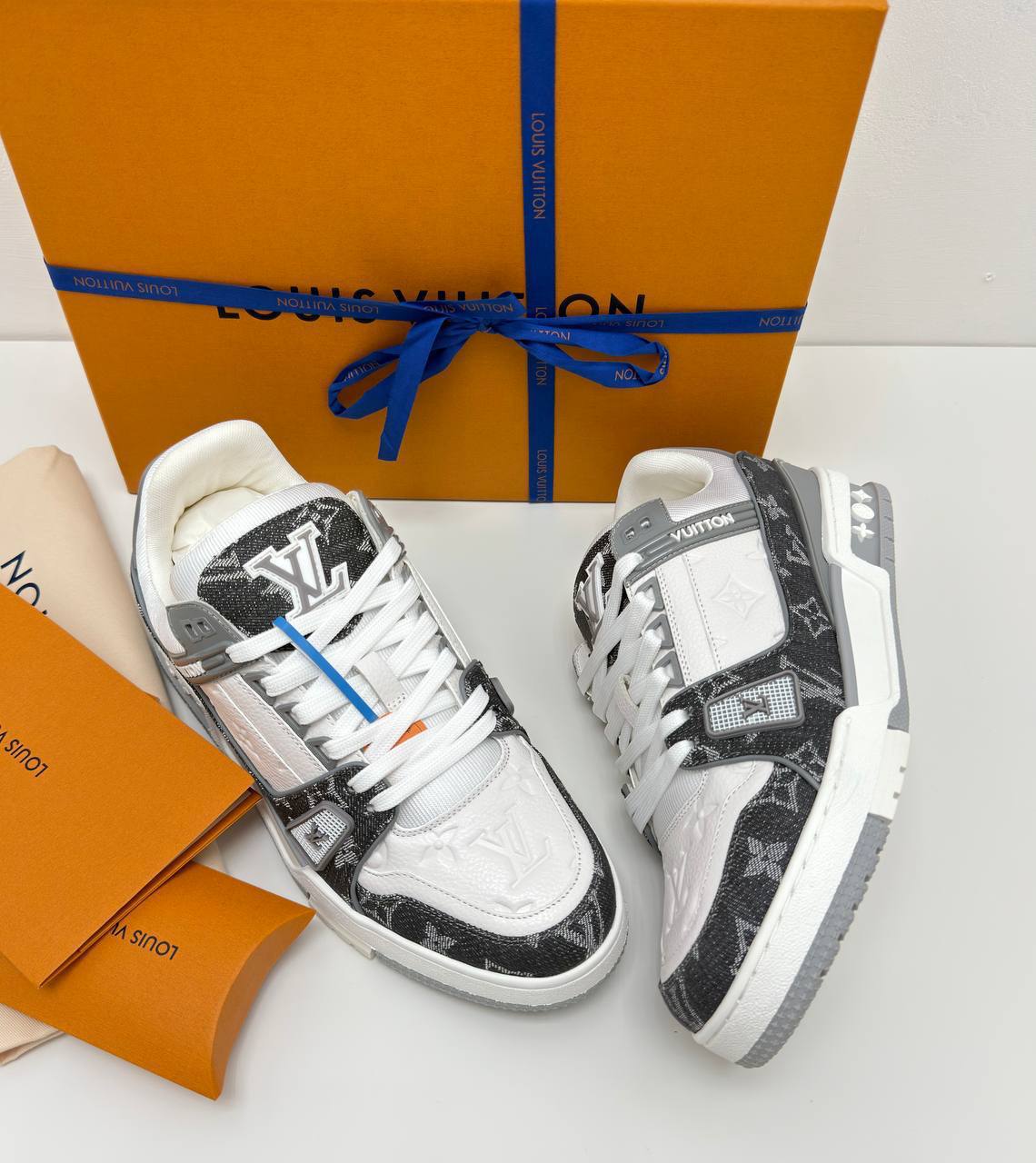 HIGH END L SNEAKERS TRAINERS WITH FULL PACKAGING ETC na0101