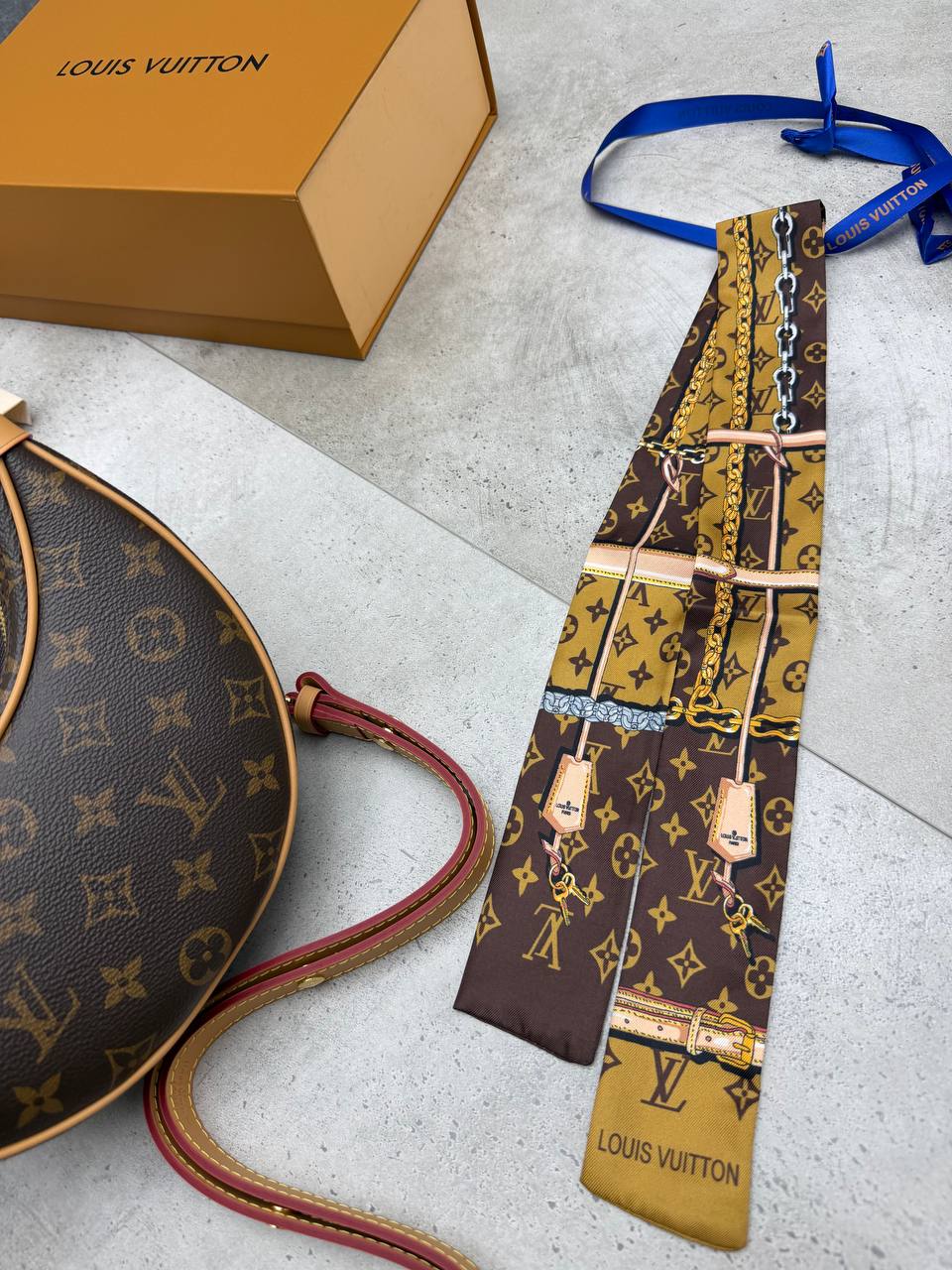 SUPER CLON WOMES LV BAG COME WITH BOX ETC am1707