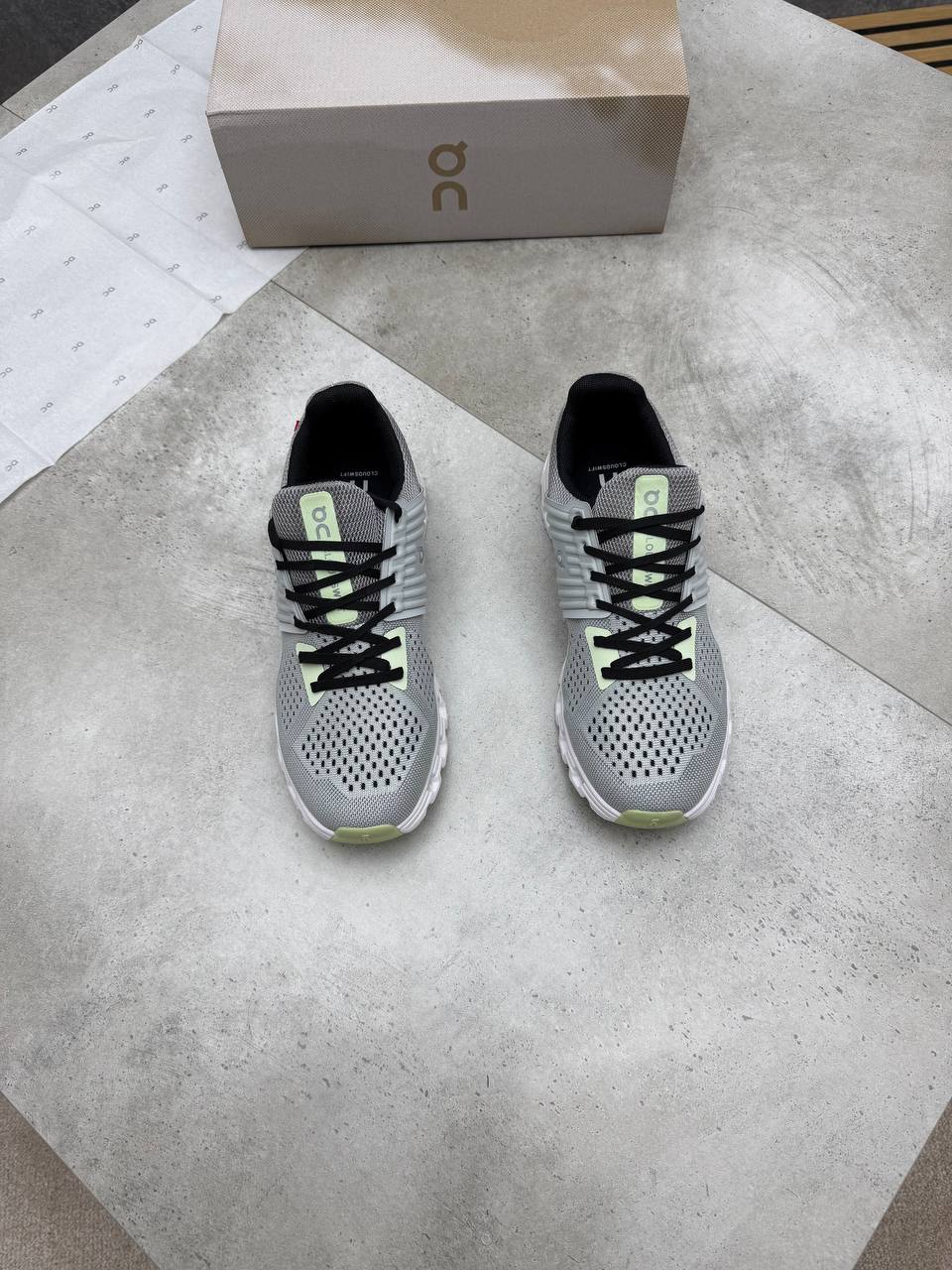 MENS ON CLOU QC TRAINERS am1707