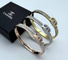 CHANE BRACELET COME WITH FULL PACKAGING am1105