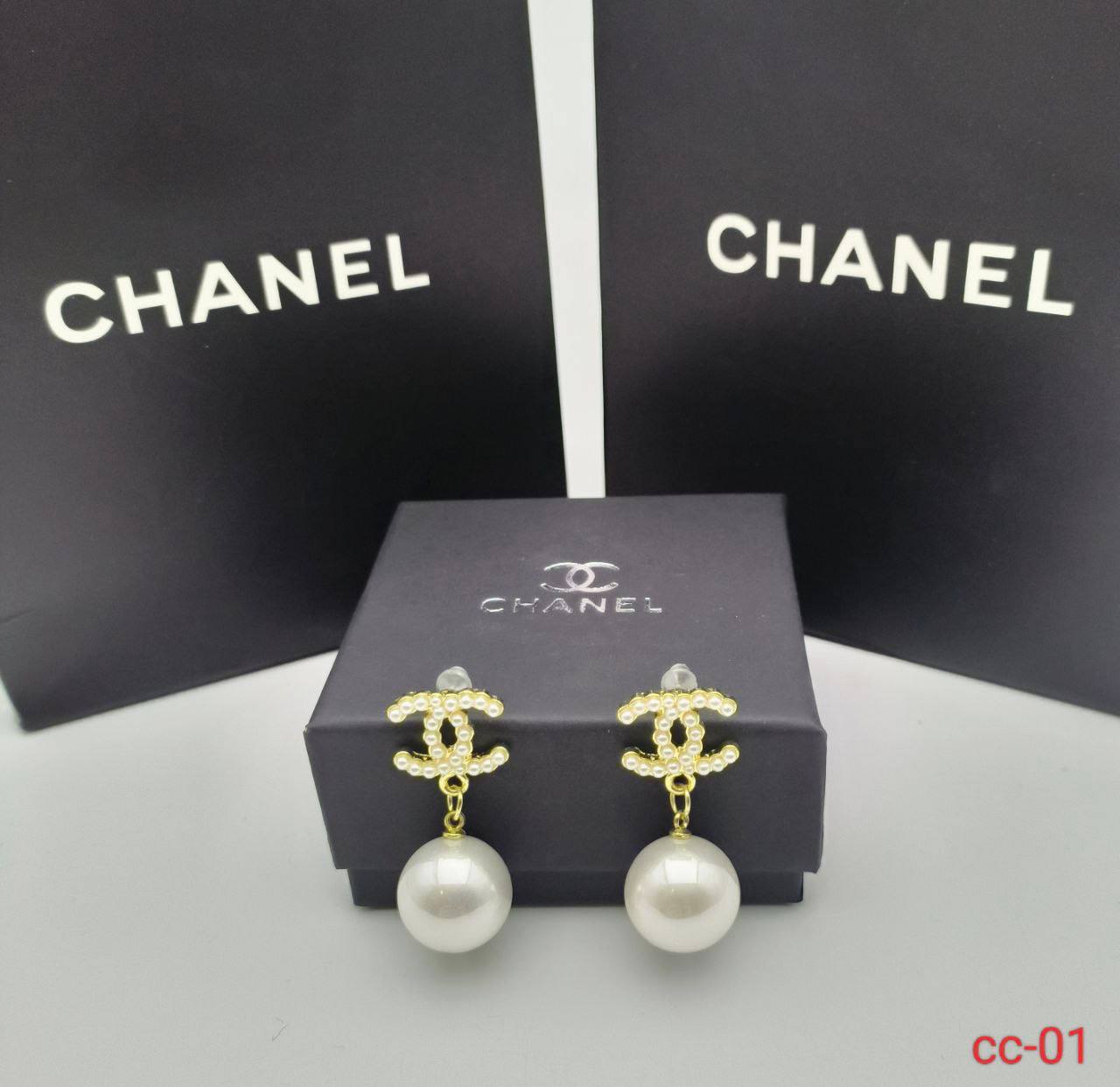 CHANE EARING COME WITH BOX ETC am1105
