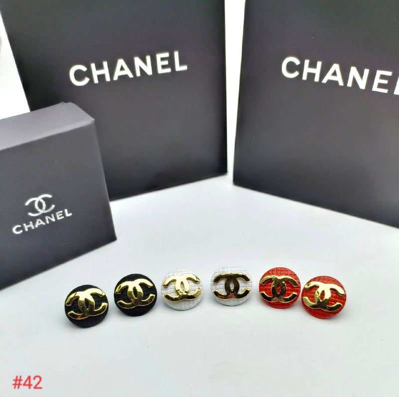 CHANE EARING COME WITH BOX ETC am1105