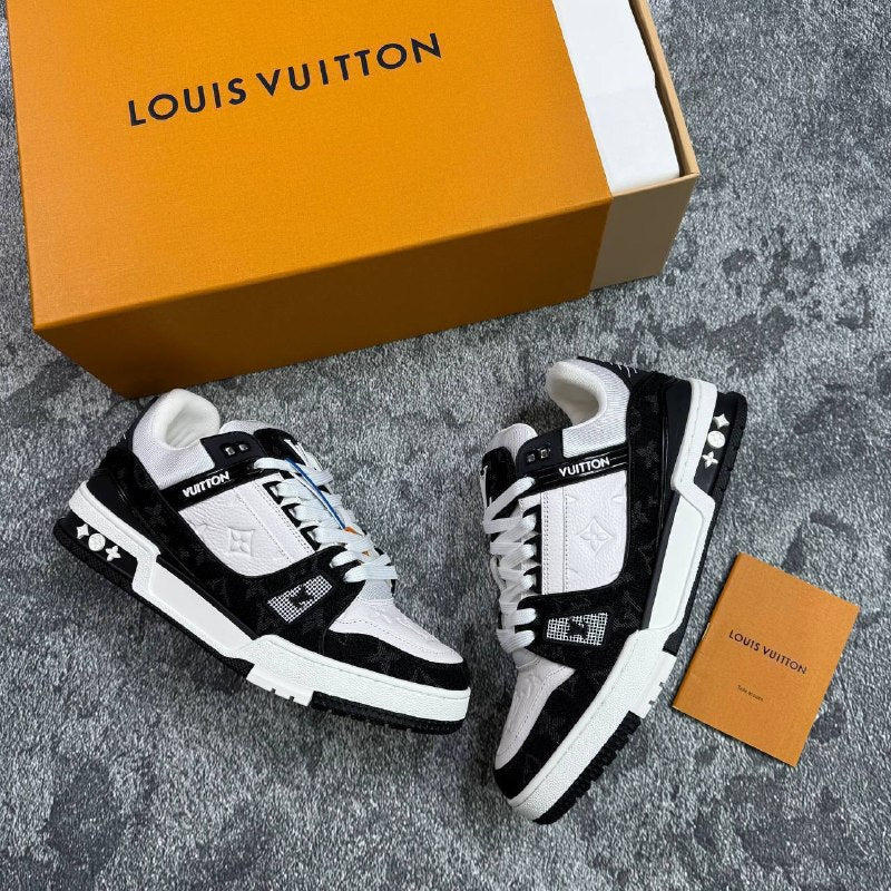 Lv trainer with box on sale sa1205