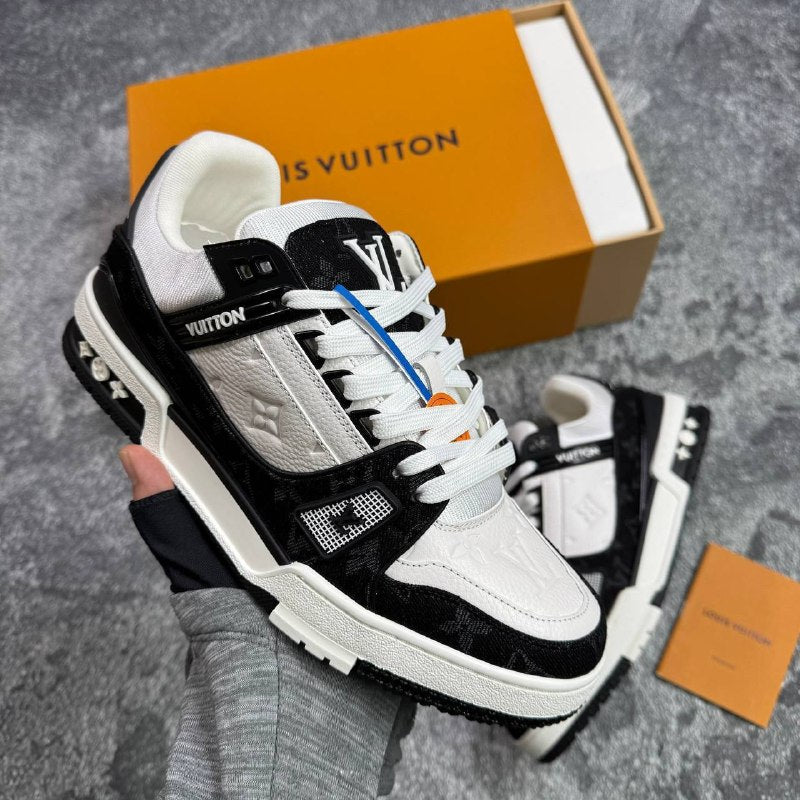 Lv trainer with box on sale sa1205