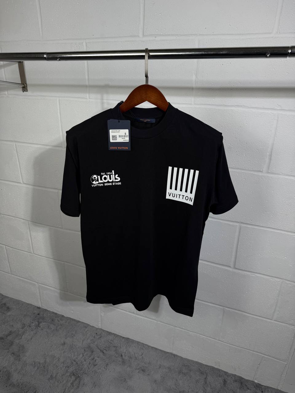 Lv tees super quality 1804