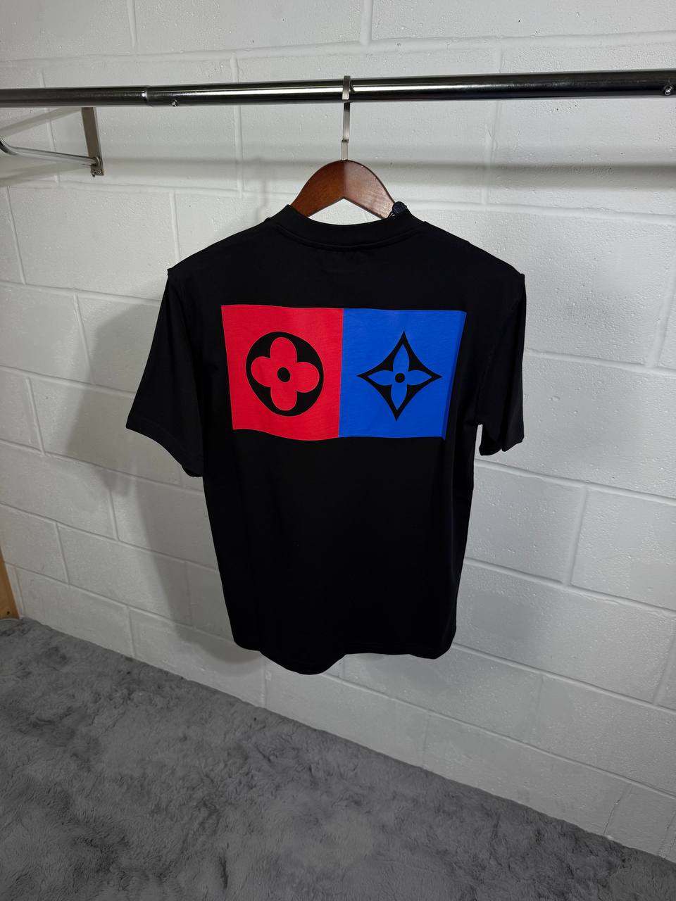 Lv tees super quality 1804