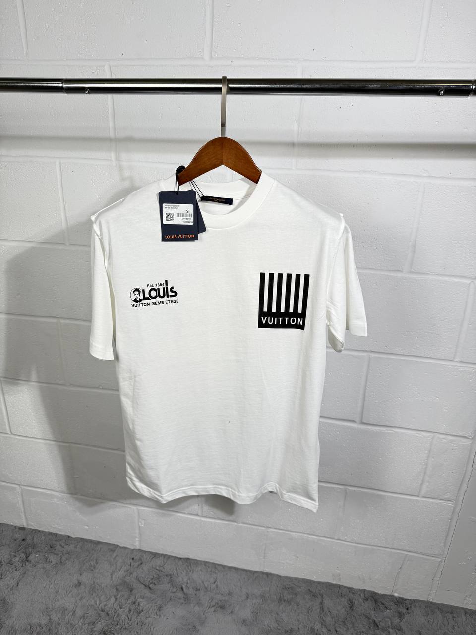 Lv tees super quality 1804