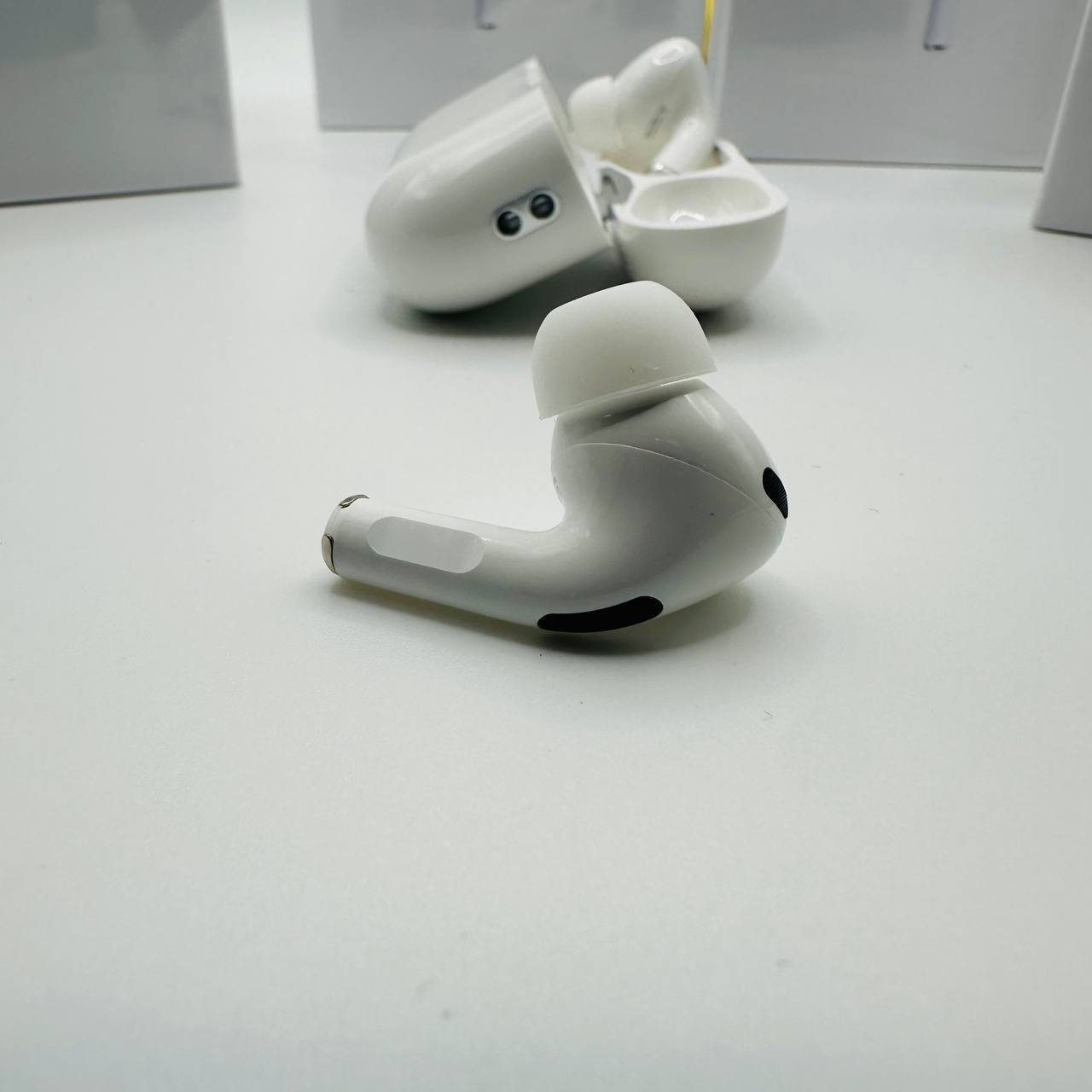 AIRPOD PRO 2ND GENERATION 1:1 TRUE to1405