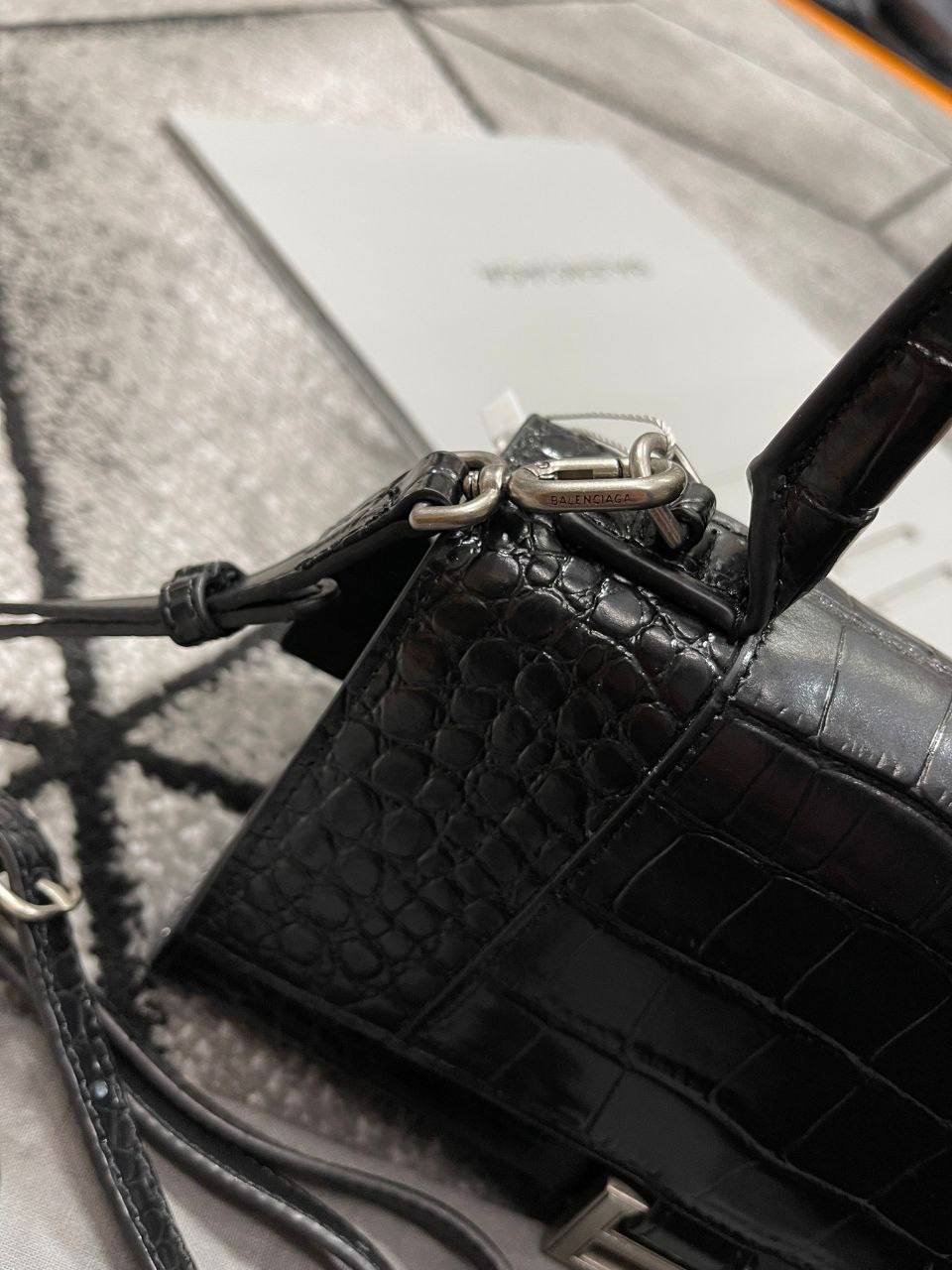 CHANNELE BAGS LEATHER ONES COMWS WITH BOX DUST BAG ETC su0711