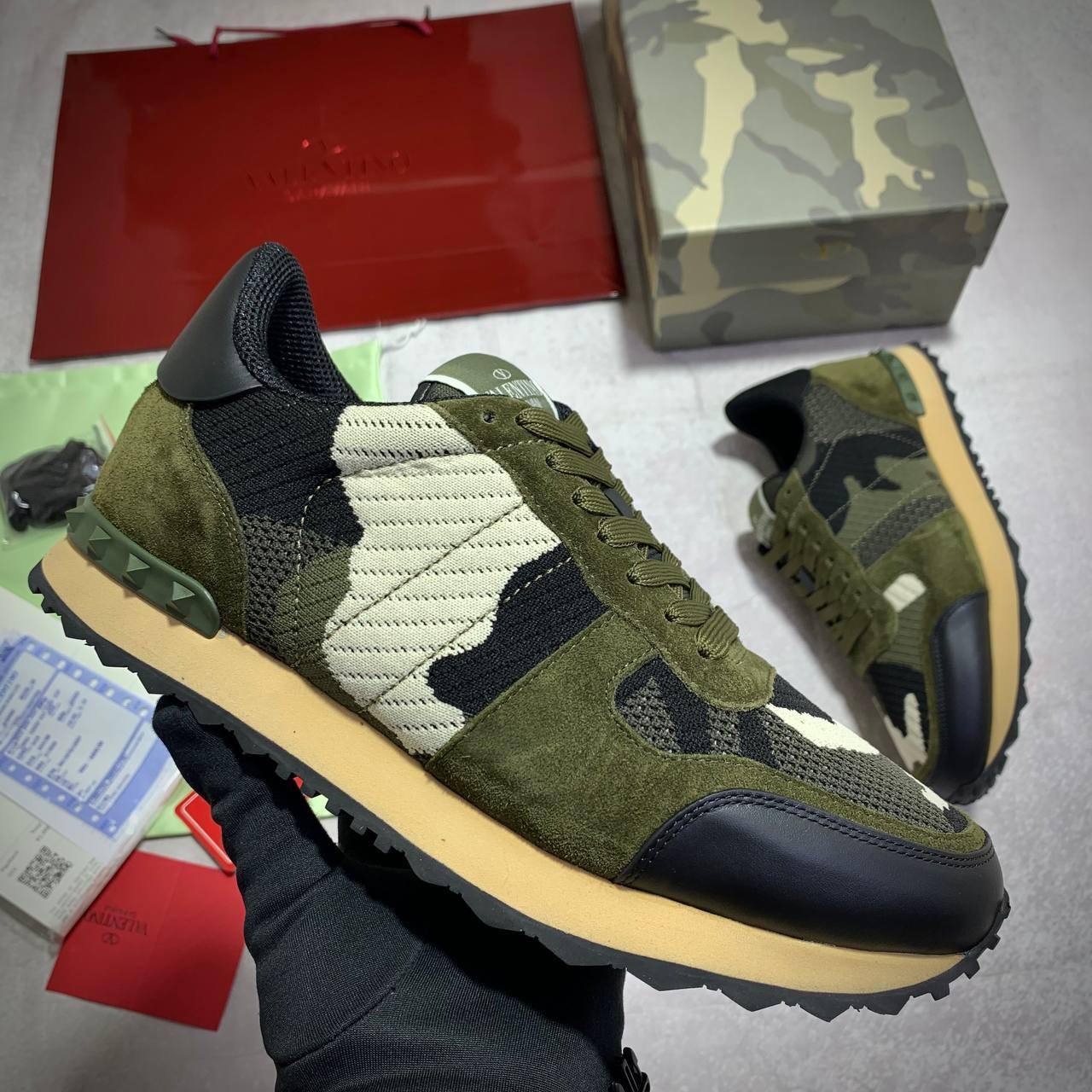 VALENTINOE TRAINERS COMES WITH BOX DUST BAG FULL PACKAGING su0711