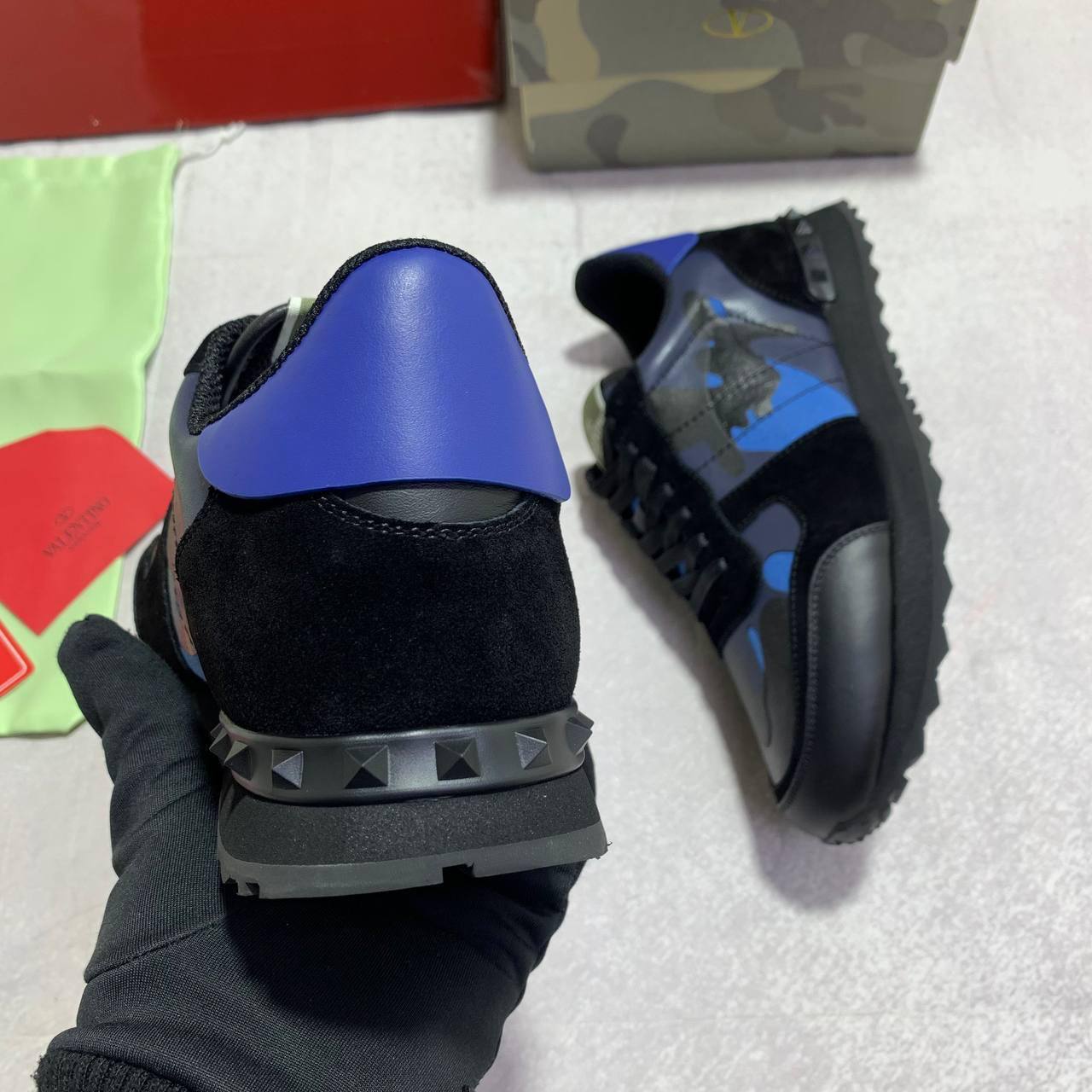 VALENTINOE TRAINERS COMES WITH BOX DUST BAG FULL PACKAGING su0711