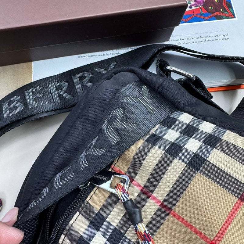 Burber man bag with box dust bag sa1305