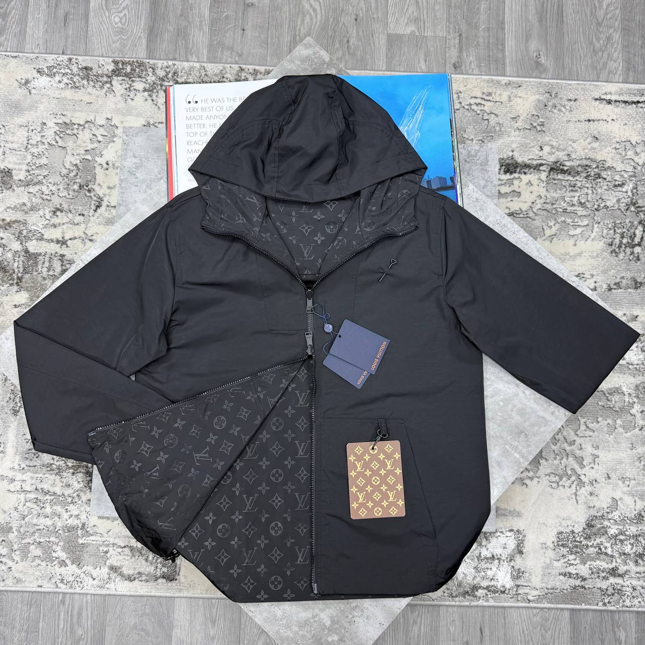 SUPER CLON LV MONOGRA REVERSIBL WINDBREAKER jay0306