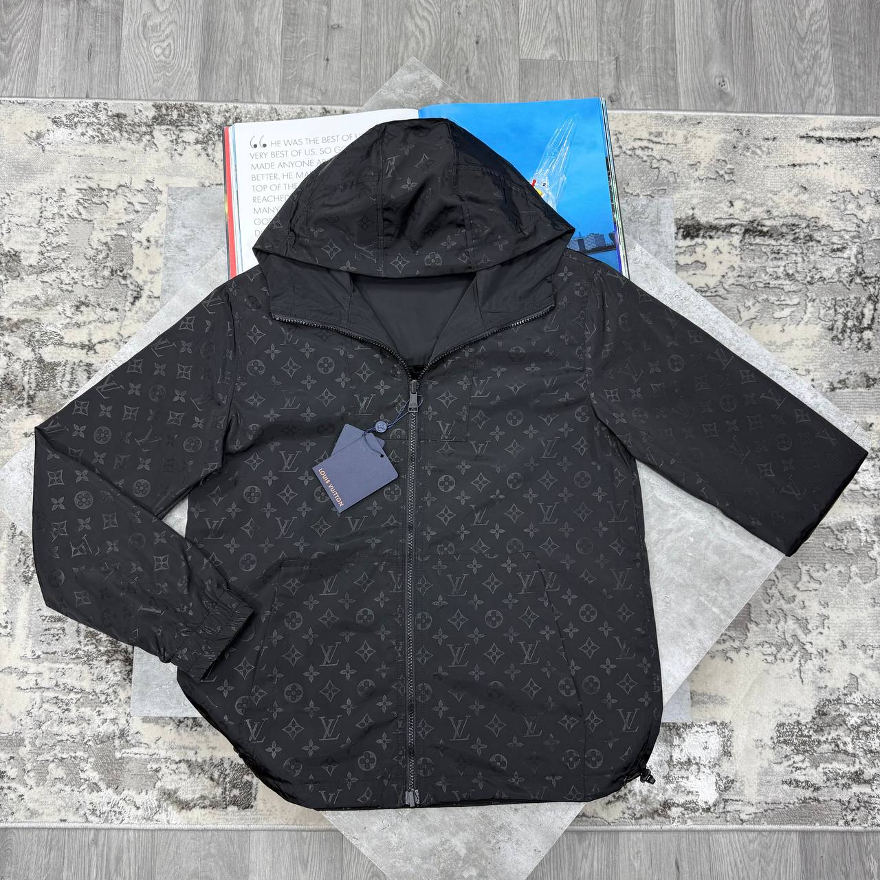 SUPER CLON LV MONOGRA REVERSIBL WINDBREAKER jay0306
