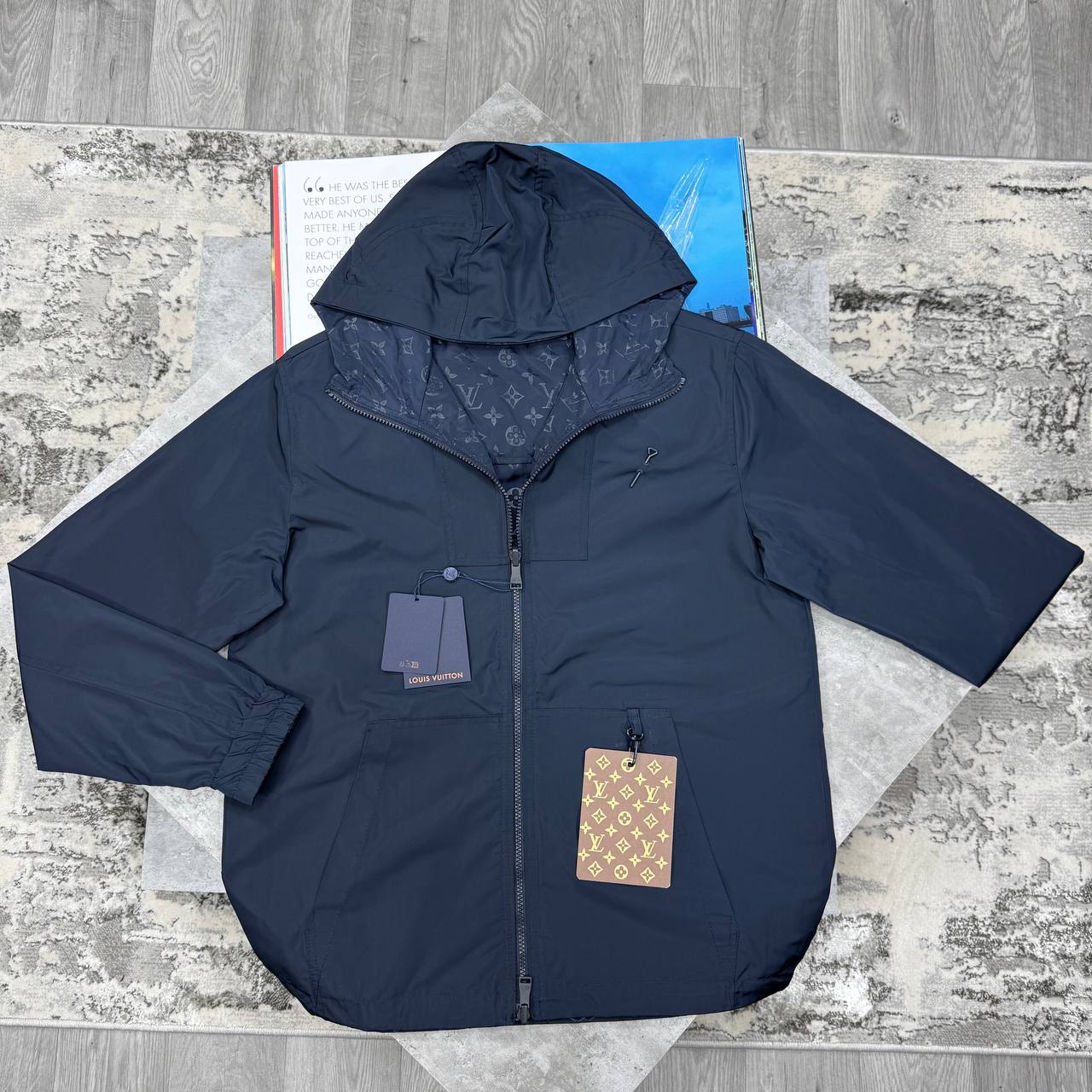 SUPER CLON LV MONOGRA REVERSIBL WINDBREAKER jay0306