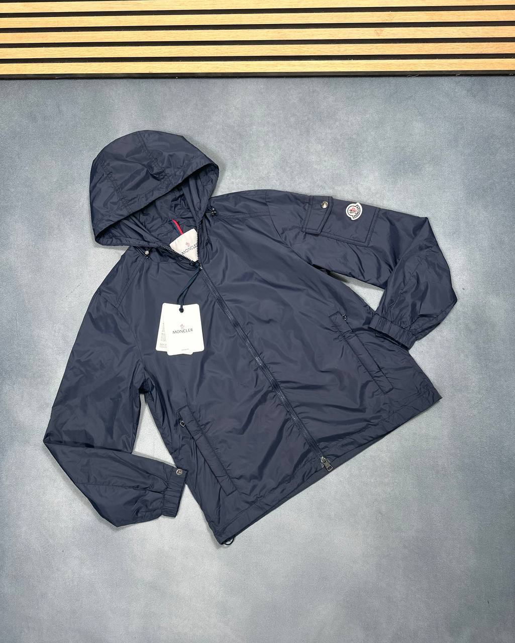 SUPER CLO MONCLER WINDBREAKER am2707