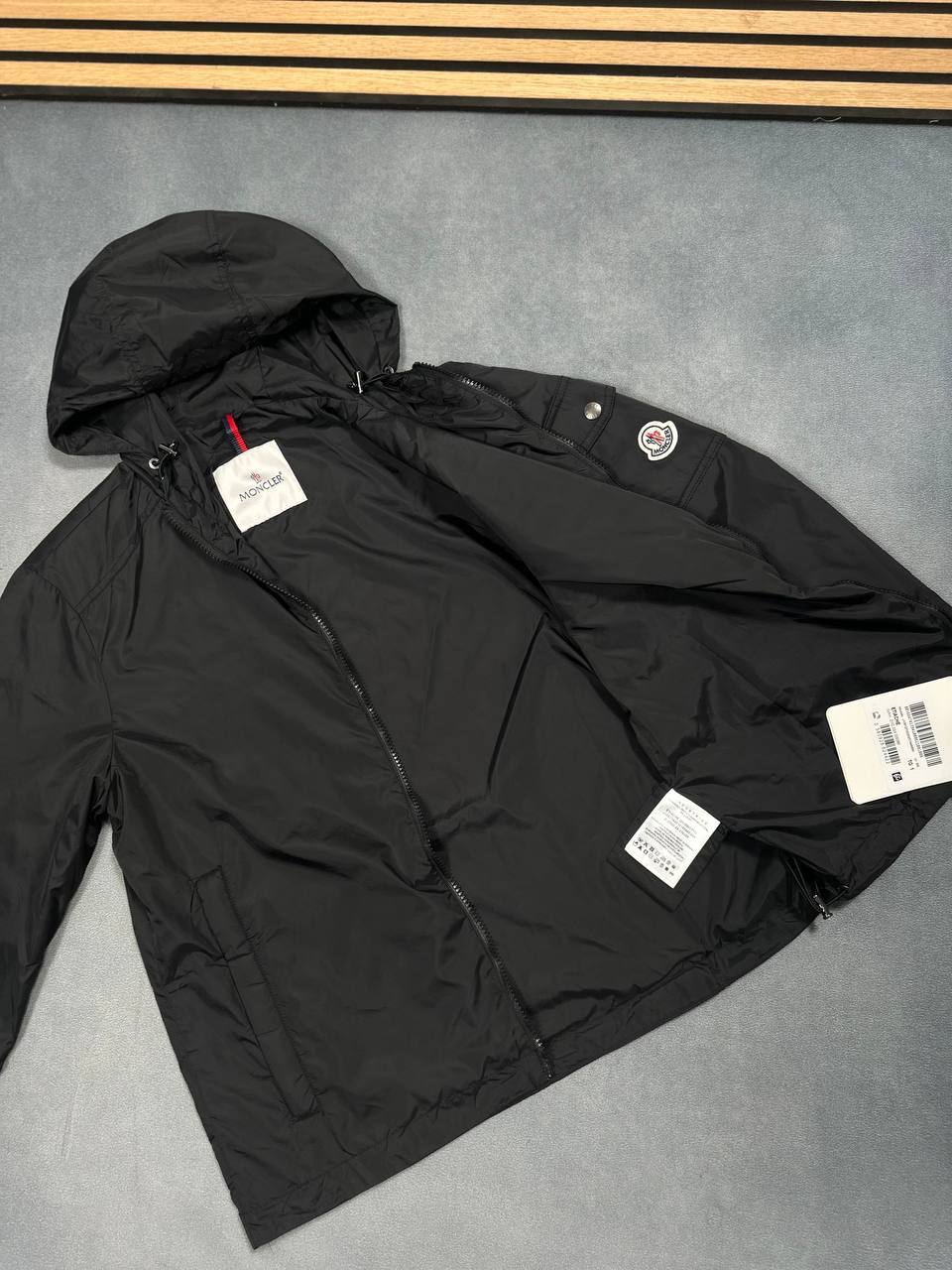SUPER CLO MONCLER WINDBREAKER am2707