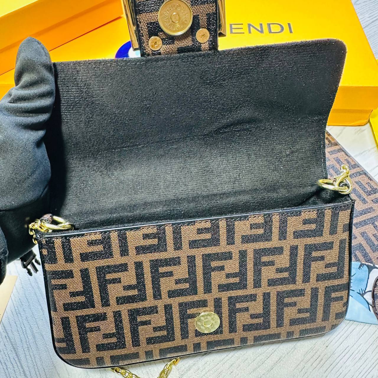 FEND PURSE  SET BOX END PEPPER WORK AVAILABLE to1605