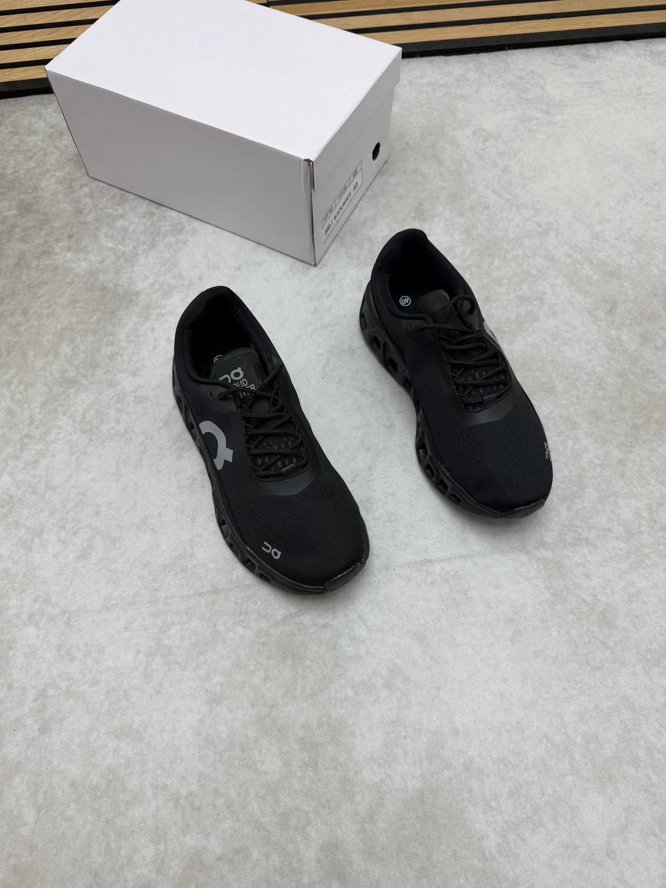 MENS ONCLOU TRAINERS am1705