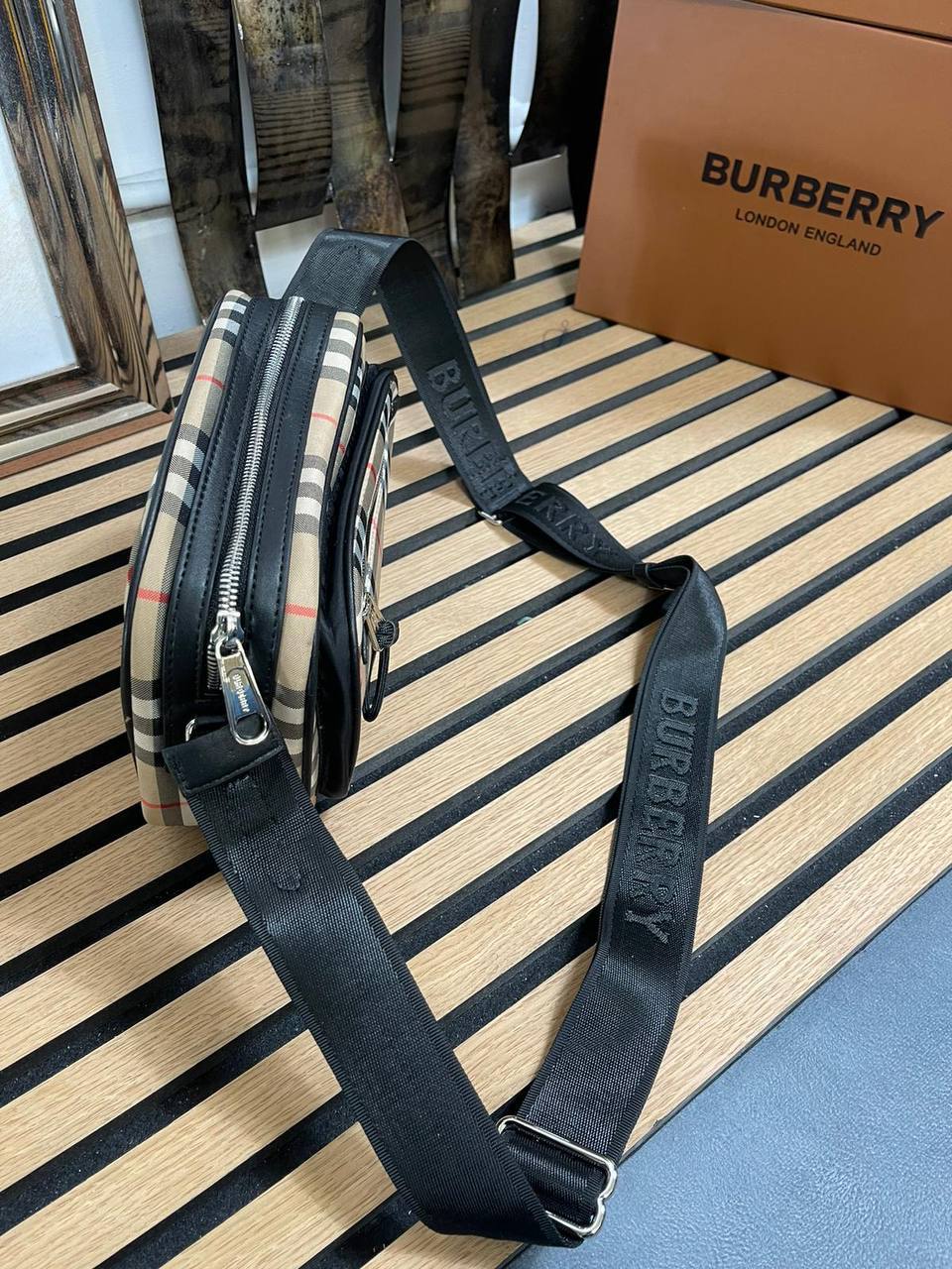 SUPER CLO BURBERRY BAG COME WITH BOX am0108