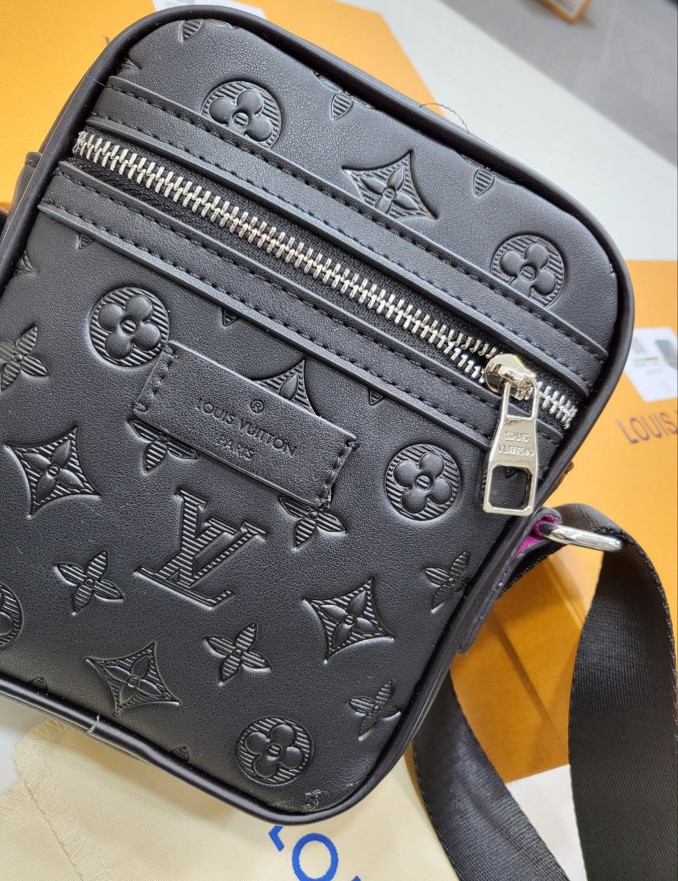 QUALITY LOUI VUITTO MUM BAG ak2105