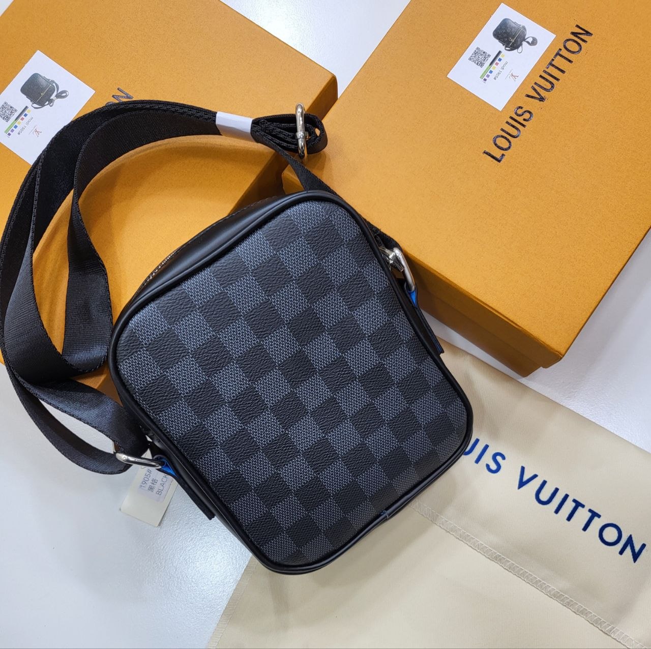 QUALITY LOUI VUITTO MUM BAG ak2105