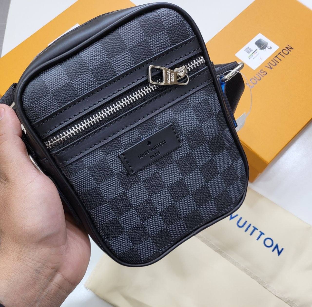 QUALITY LOUI VUITTO MUM BAG ak2105