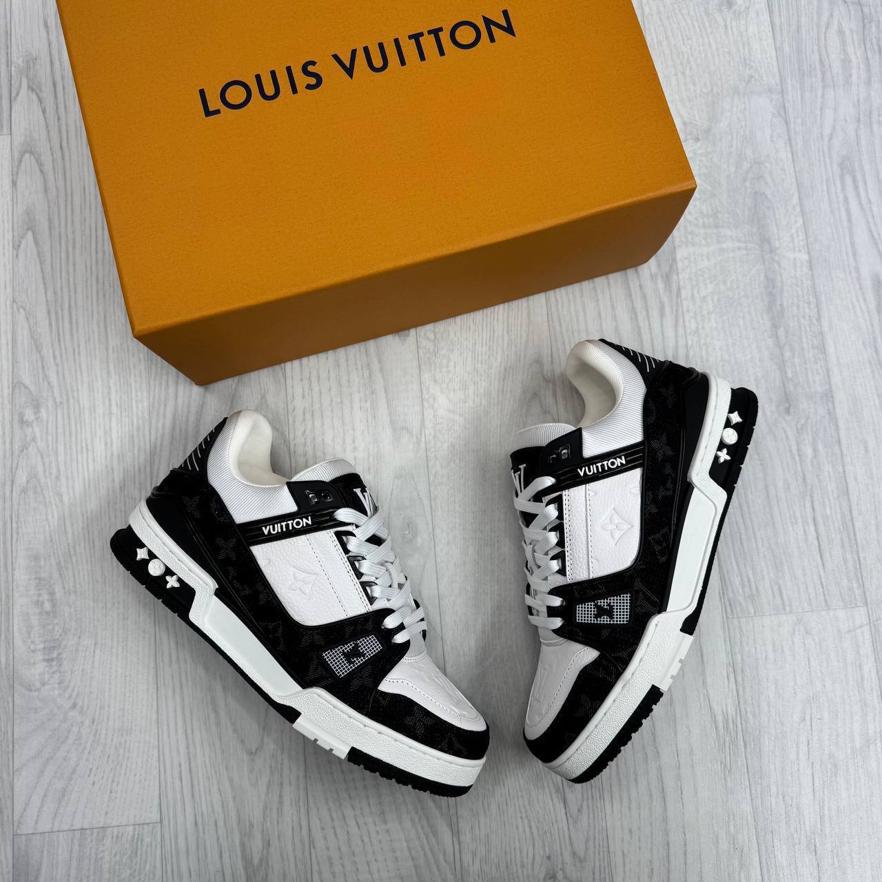 Lv trainer super clo  quality with box dust bag sa0408