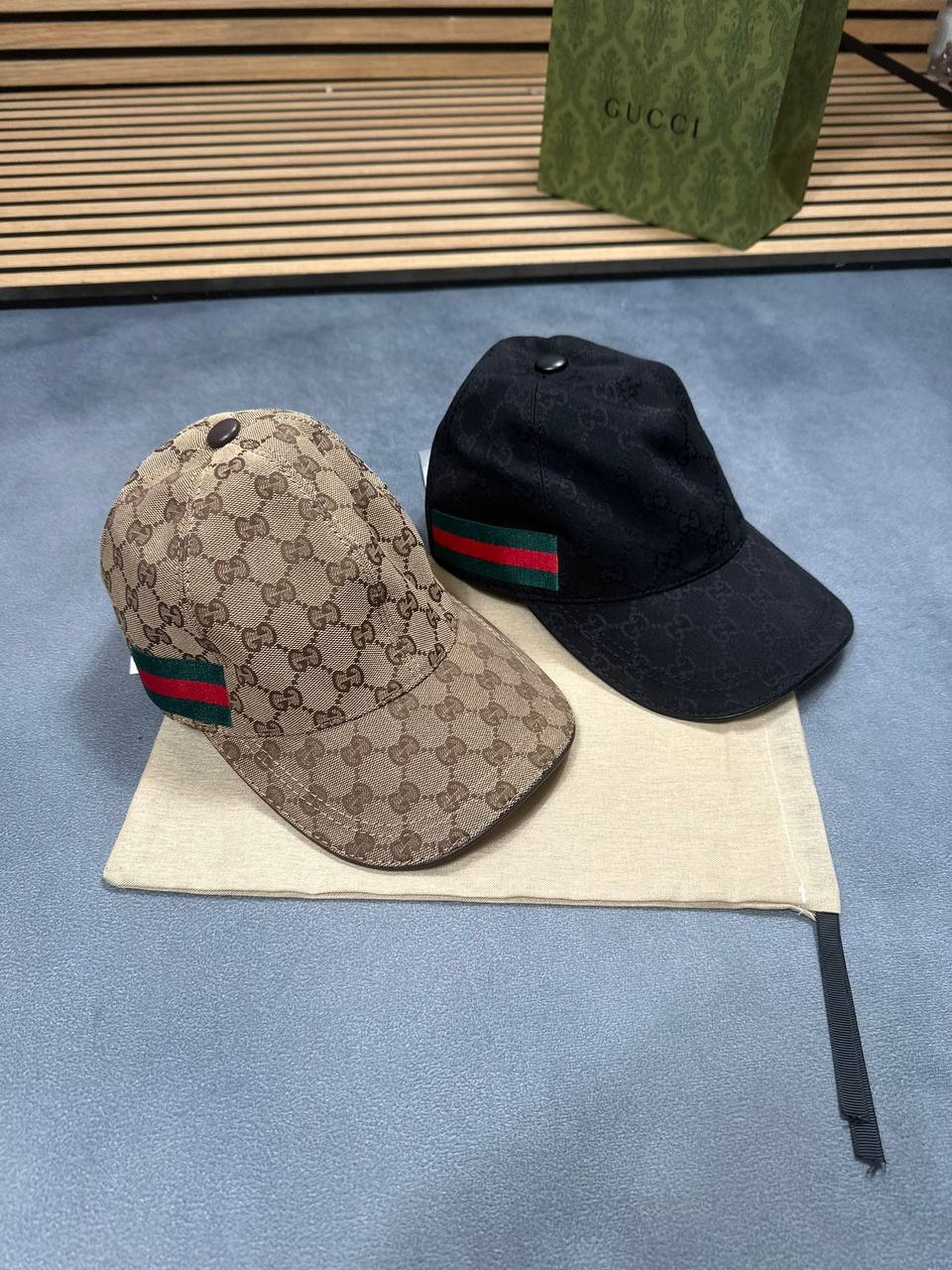 SUPER CLO GUCCI CAPS COME WITH CARRY BAG am0508