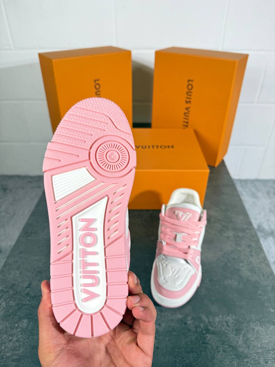 Lv trainers 0808