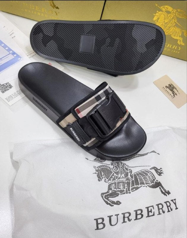 QUALITY BURBERY SLIDDERS ak1311 WITH BOX, PAPERS WORK AND DUST BAG ETC  😎