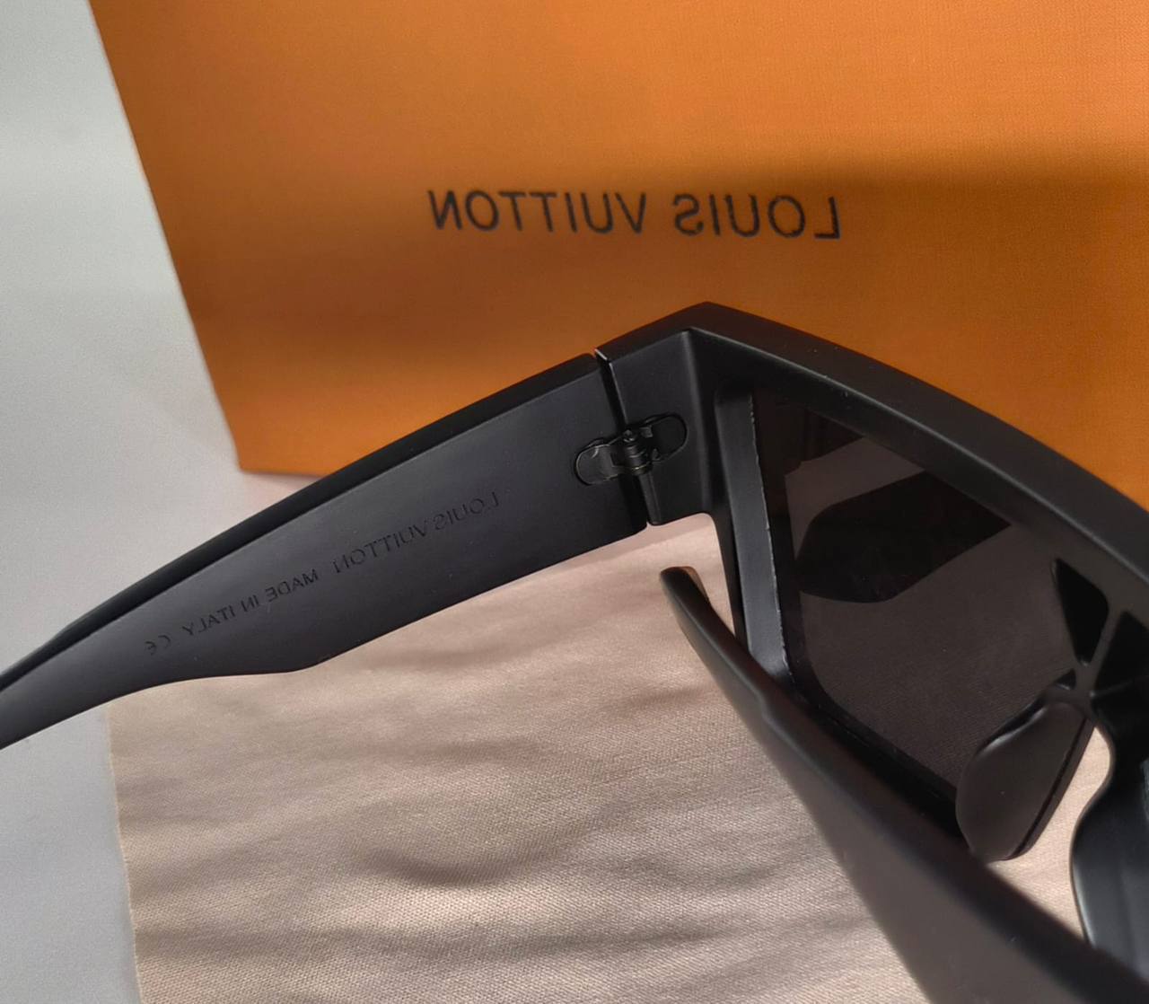 Lv sunglasses with box sa0908