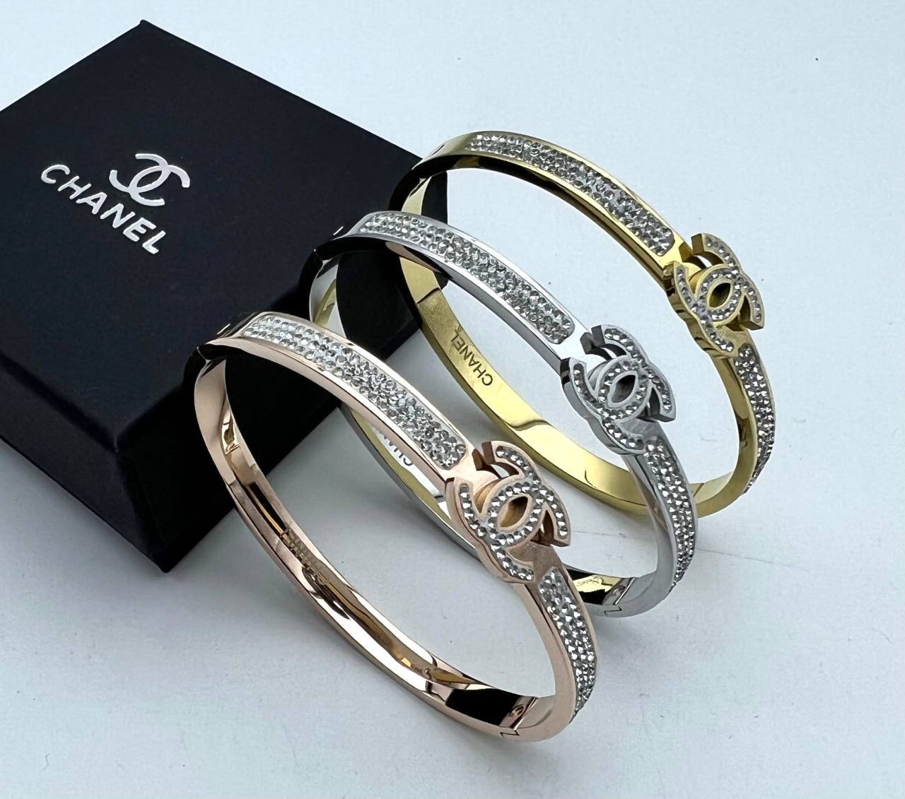 All new styles Bangles with box and everything sa0908