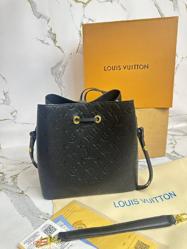 SUPER CLON LV BAG COME WITH BOX ETC am2805