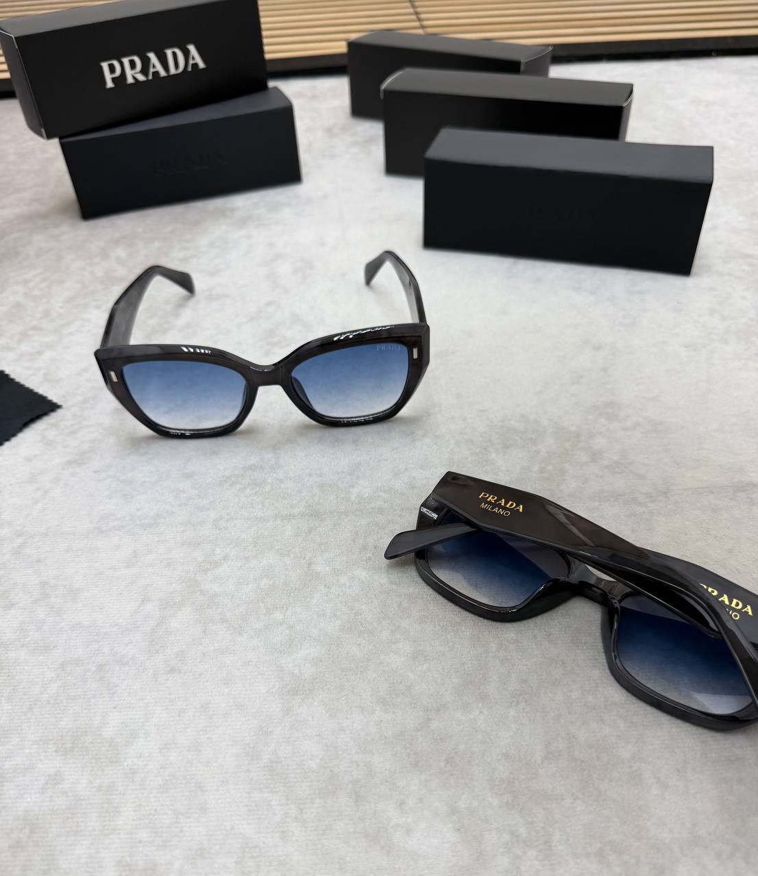 PRAD SUNGLASSES COME WITH BOX ETC am2905