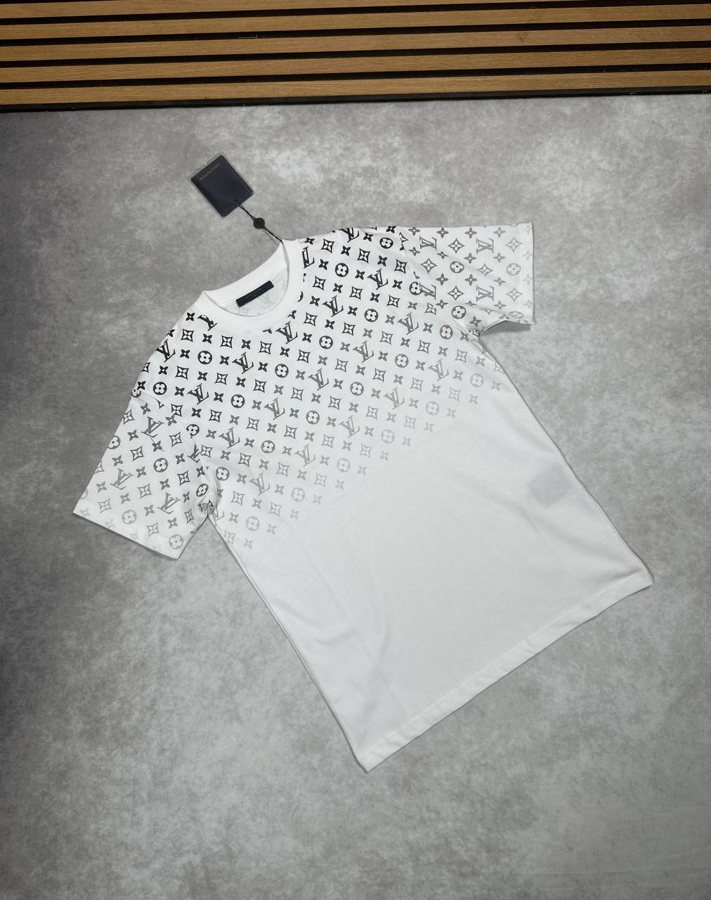 SUPER CLO  LV TEE 1108