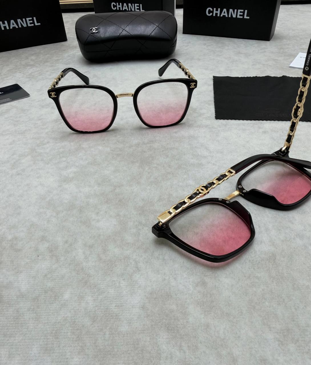 FEND SUNGLASSES COME WITH BOX ETC am0106
