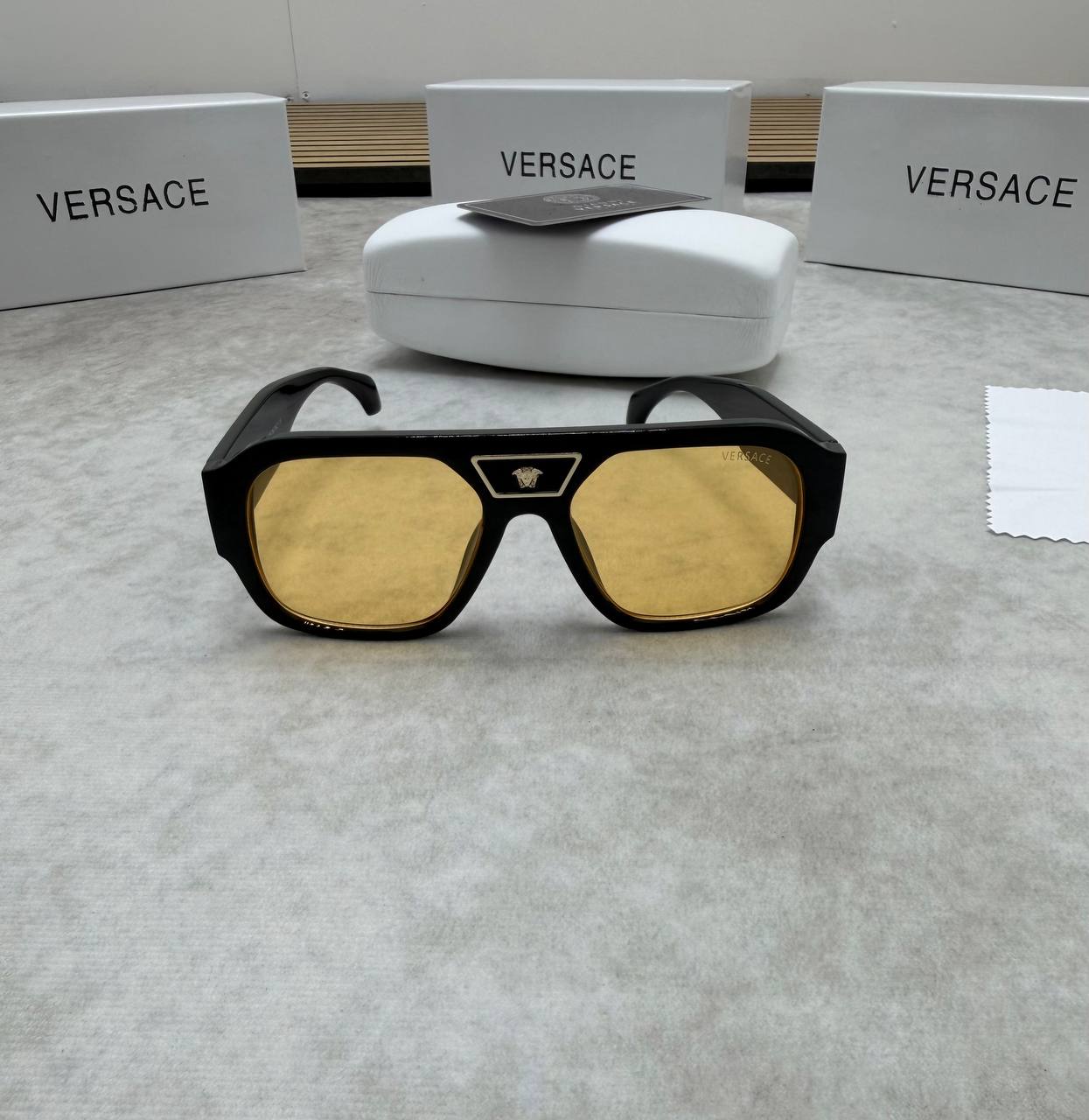 VERSAC SUNGLASSES COME WITH BOX ETC am0106