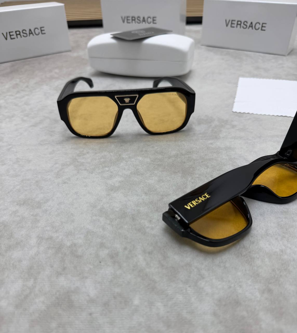 VERSAC SUNGLASSES COME WITH BOX ETC am0106