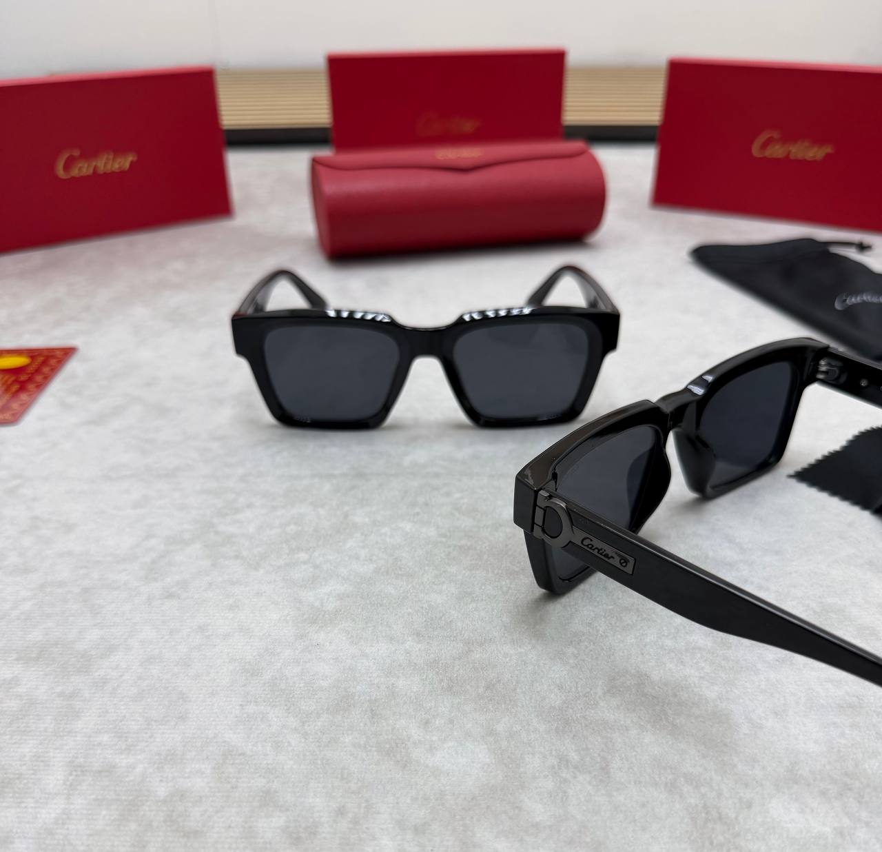CARTIE SUNGLASSES COME WITH BOX ETC am0106