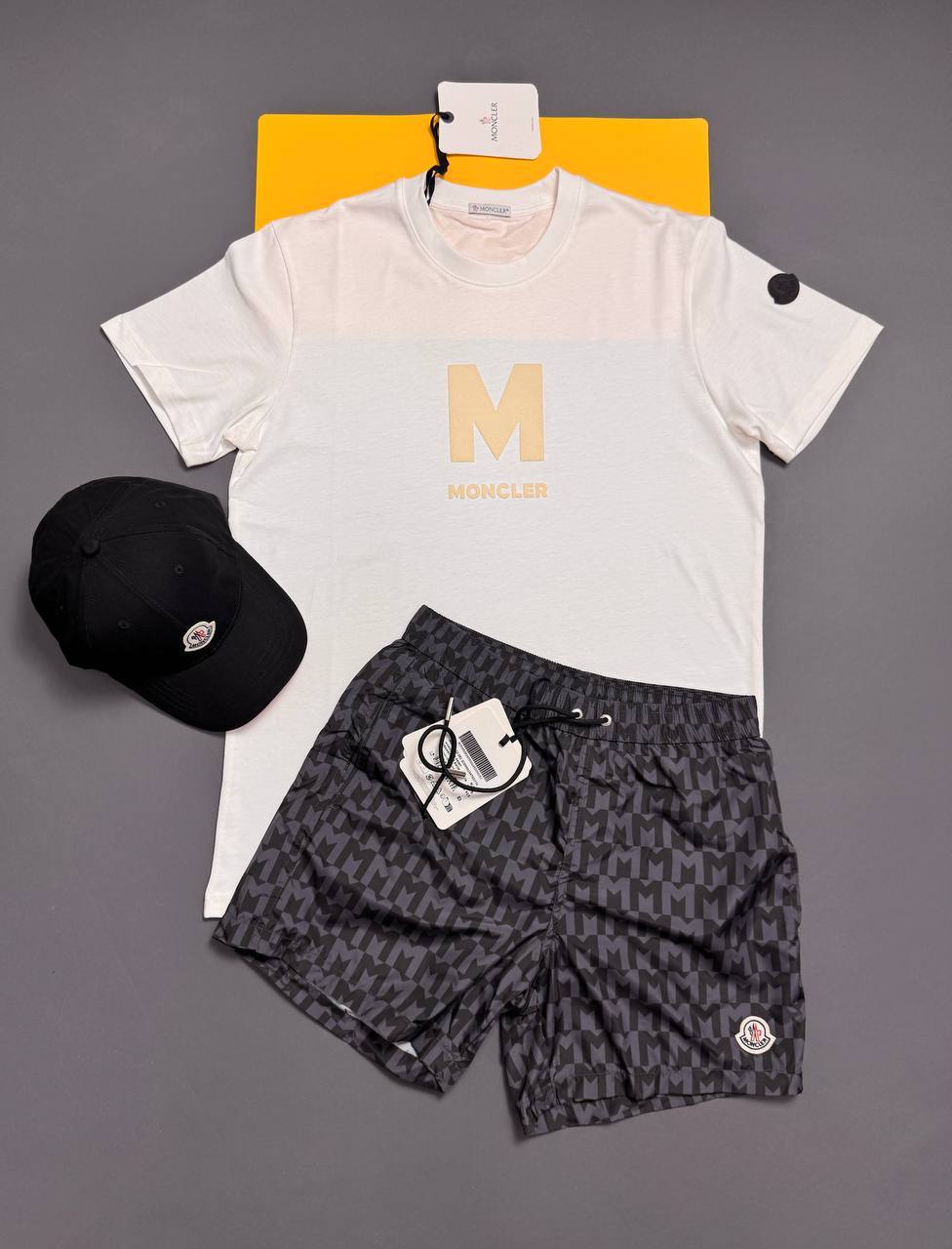 Moncle T-shirts or Swim shorts na1308