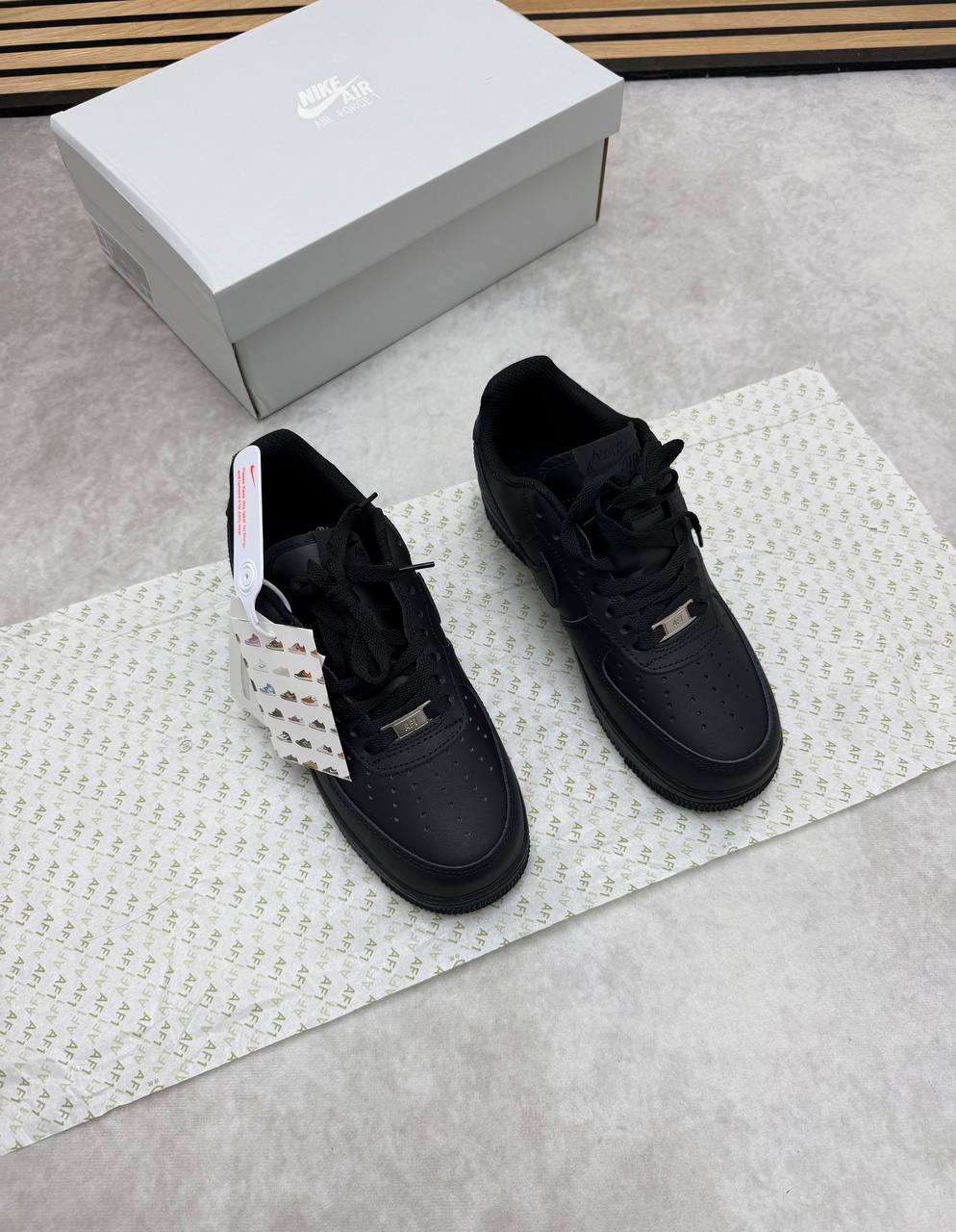 MENS NIK AF1 COME WITH BOX ETC am0206