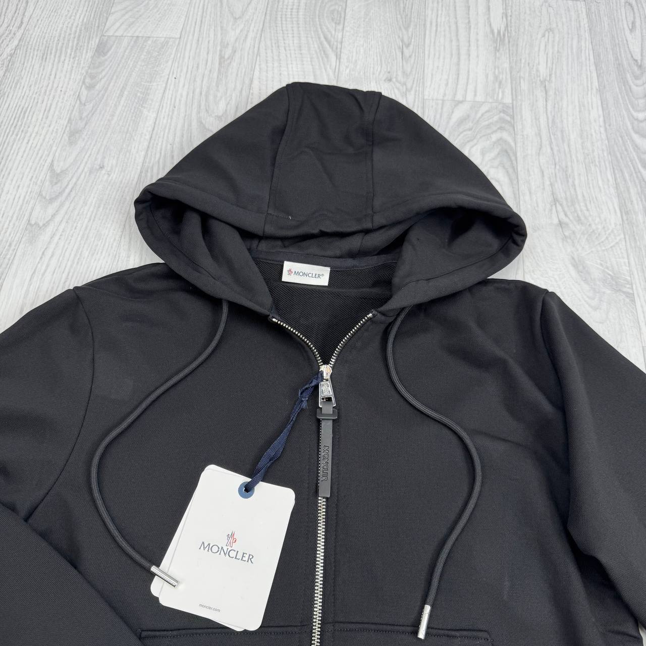 Moncle tracksuit on sale sa1408