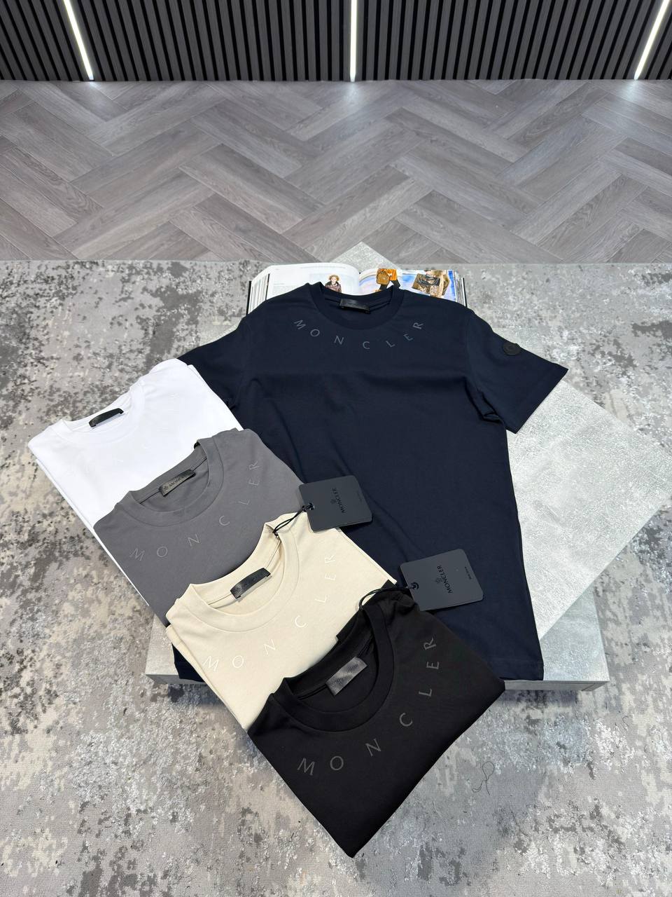 Moncle Tshirt aj0306